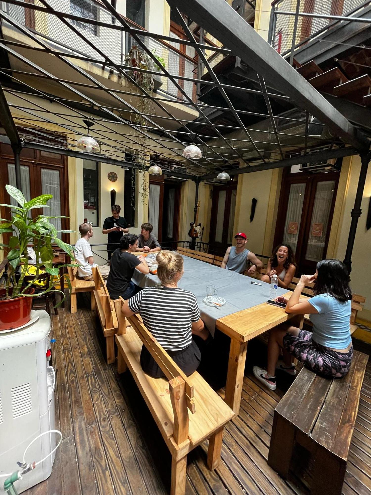 Parla Hostel Buenos Aires Exterior photo