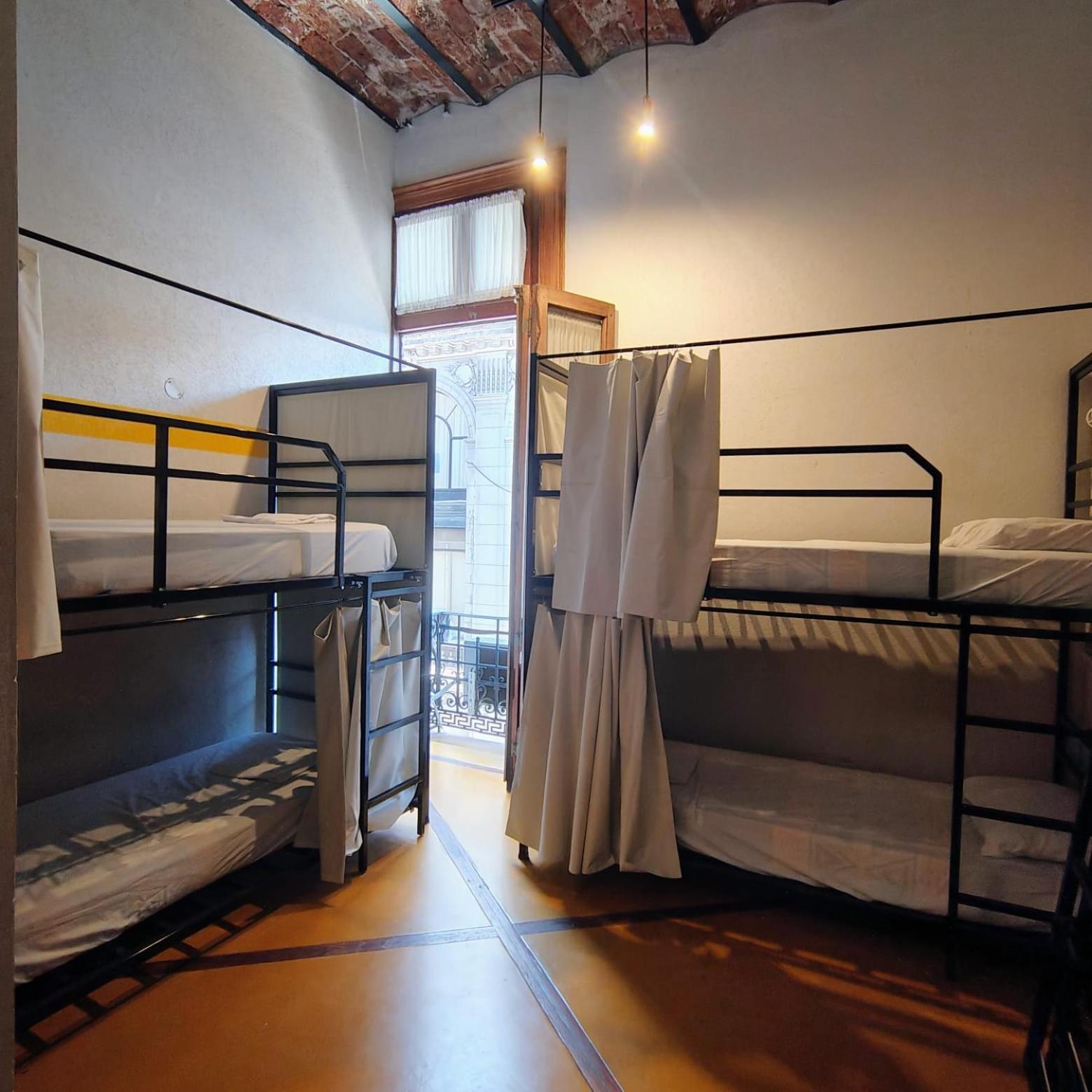 Parla Hostel Buenos Aires Exterior photo