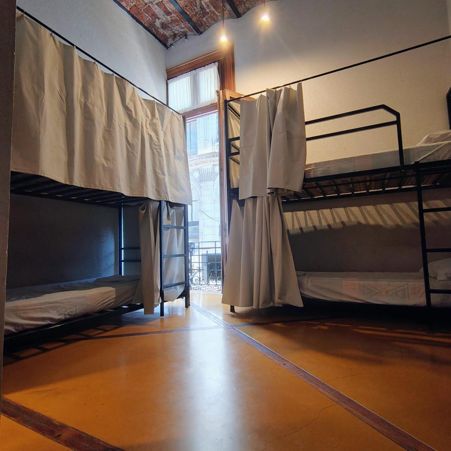 Parla Hostel Buenos Aires Exterior photo
